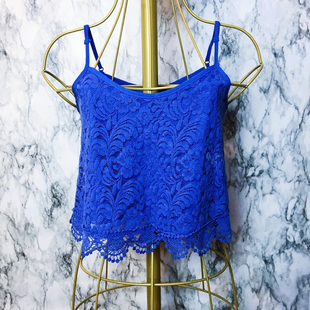 Lacy Crop-Top